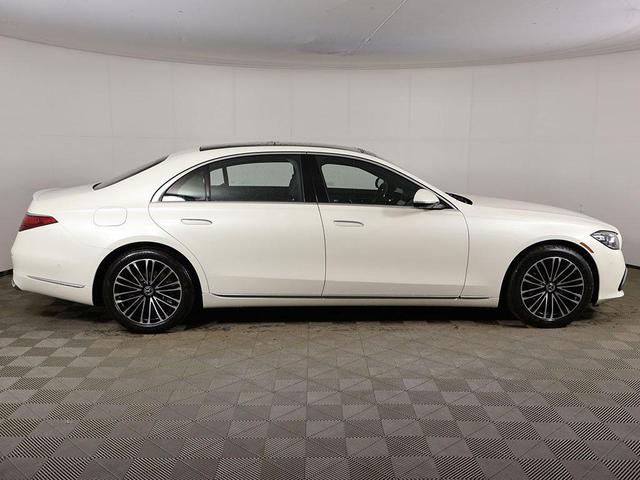 Photo of 2022 White Mercedes-Benz S-Class