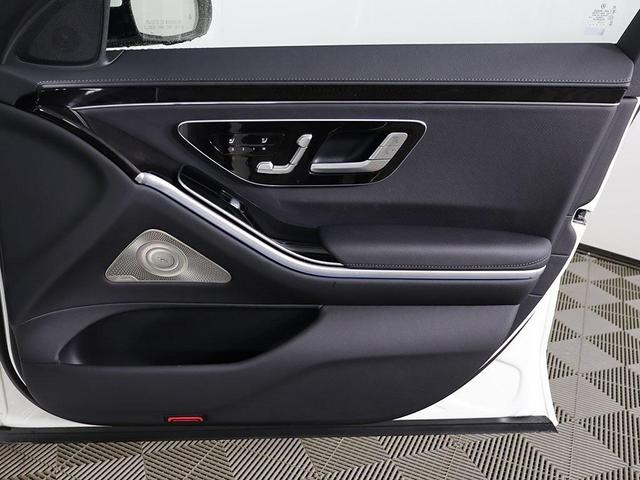 Photo of 2022 White Mercedes-Benz S-Class