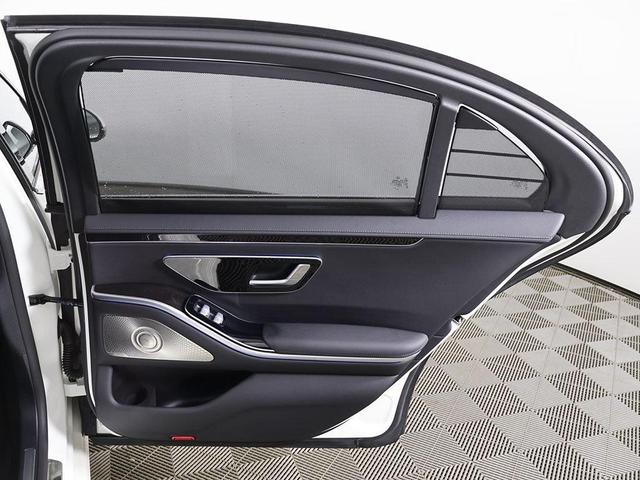 Photo of 2022 White Mercedes-Benz S-Class