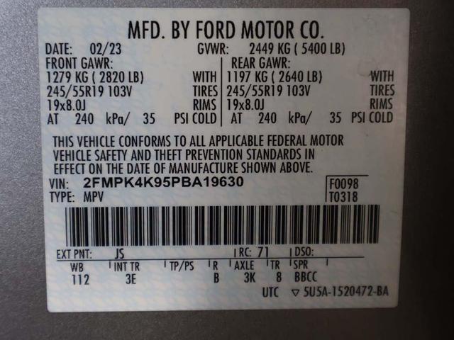 Photo of 2023 Silver Metallic Ford Edge