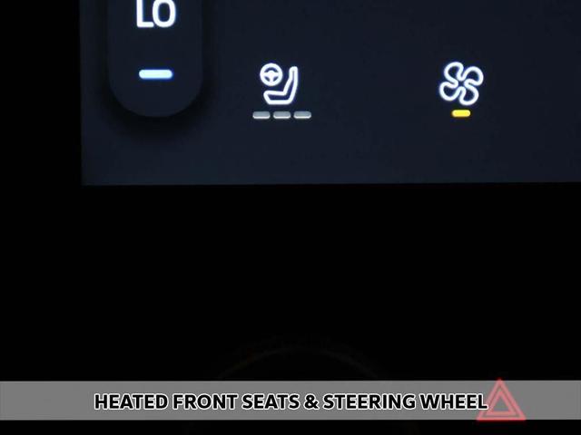 Photo of 2023 Silver Metallic Ford Edge