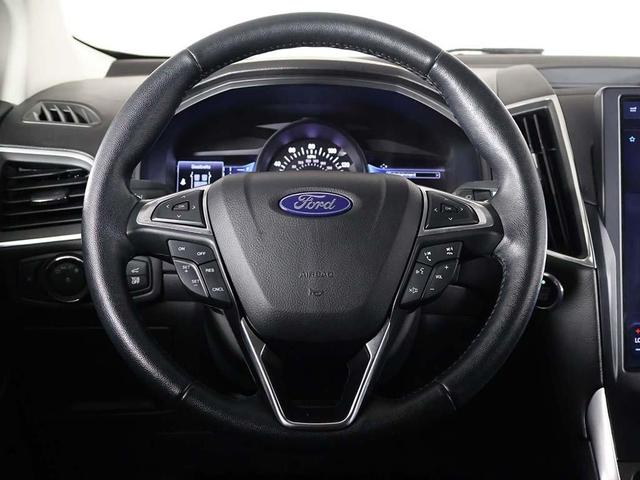 Photo of 2023 Silver Metallic Ford Edge
