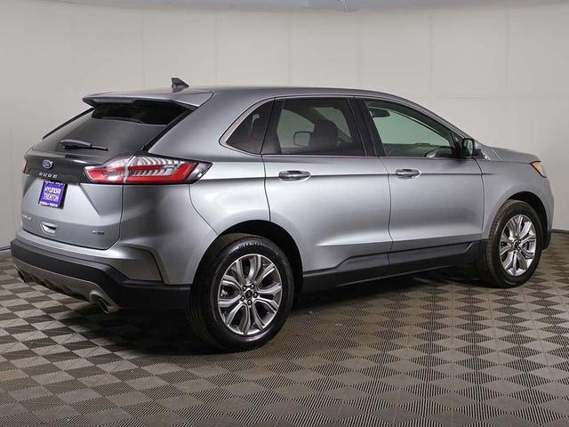 Photo of 2023 Silver Metallic Ford Edge