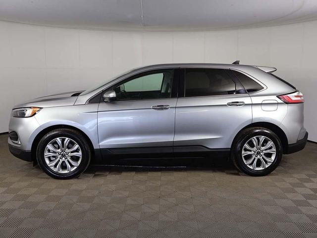 Photo of 2023 Silver Metallic Ford Edge