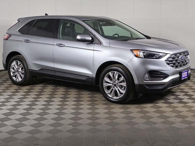 Photo of 2023 Silver Metallic Ford Edge