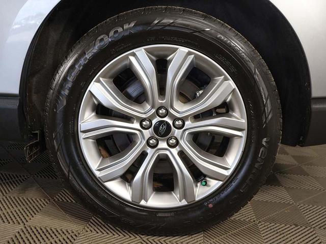 Photo of 2023 Silver Metallic Ford Edge