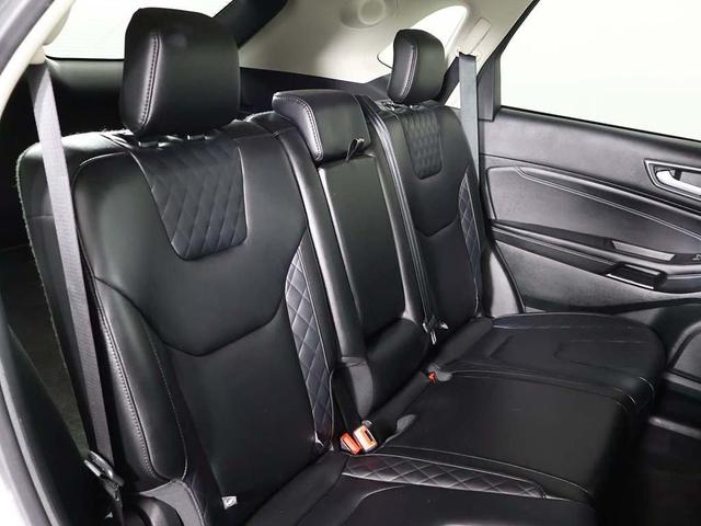 Photo of 2023 Silver Metallic Ford Edge