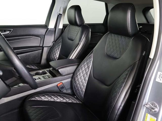 Photo of 2023 Silver Metallic Ford Edge
