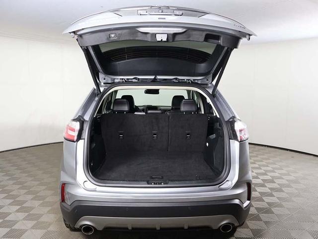 Photo of 2023 Silver Metallic Ford Edge