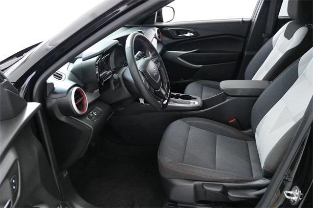 Photo of 2024 Mosaic Black Metallic Chevrolet Trax