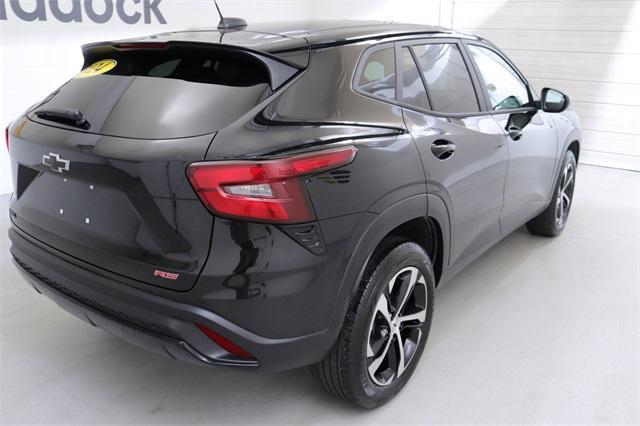 Photo of 2024 Mosaic Black Metallic Chevrolet Trax
