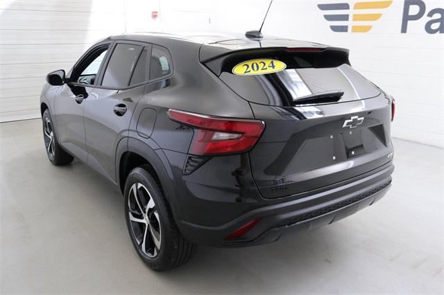 Photo of 2024 Mosaic Black Metallic Chevrolet Trax