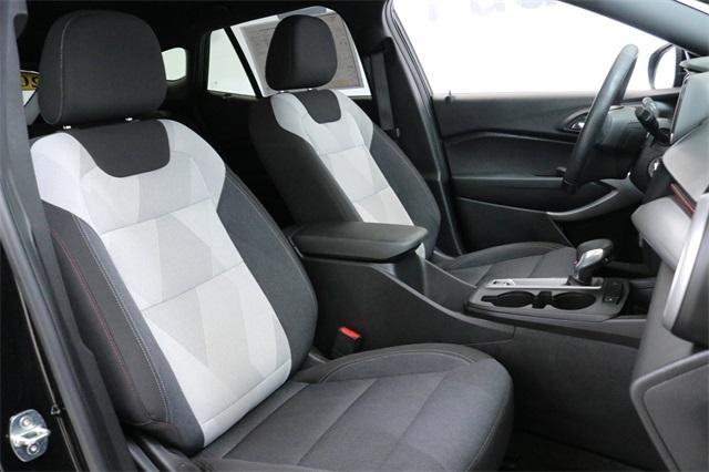 Photo of 2024 Mosaic Black Metallic Chevrolet Trax