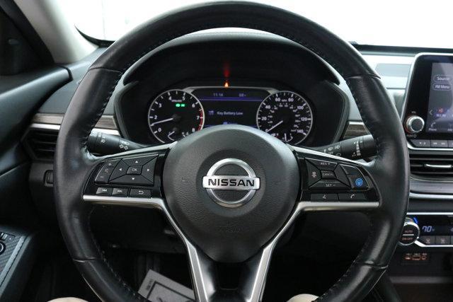 Photo of 2019 Super Black Clearcoat Nissan Altima