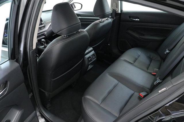Photo of 2019 Super Black Clearcoat Nissan Altima