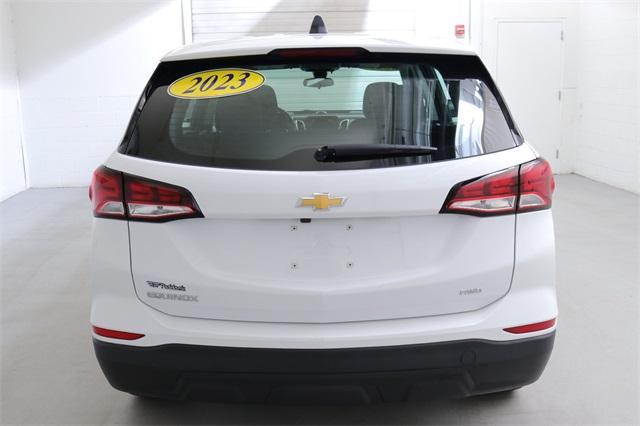 Photo of 2023 Summit White Chevrolet Equinox