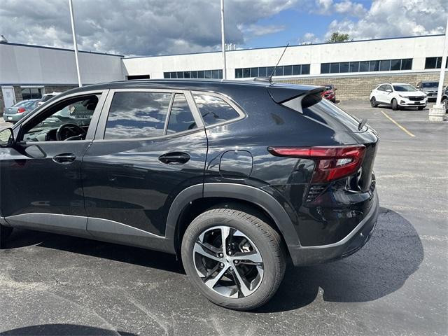 Photo of 2024 Mosaic Black Metallic Chevrolet Trax