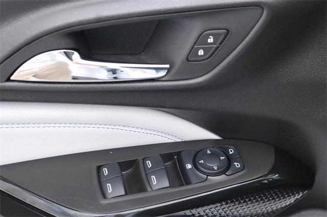 Photo of 2025 Summit White Chevrolet Trax
