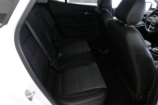 Photo of 2025 Summit White Chevrolet Trax