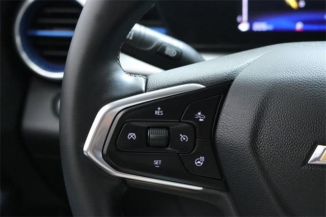 Photo of 2025 Summit White Chevrolet Trax