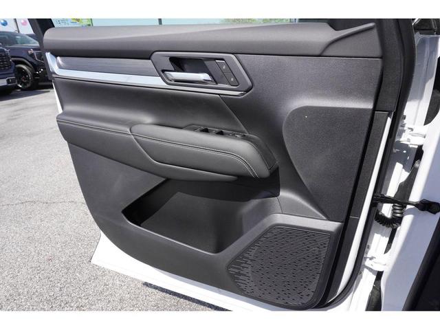 Photo of 2025 Summit White GMC Terrain