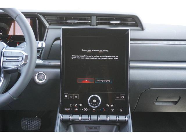 Photo of 2025 Summit White GMC Terrain