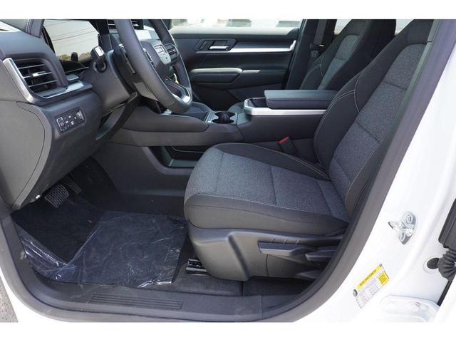 Photo of 2025 Summit White GMC Terrain