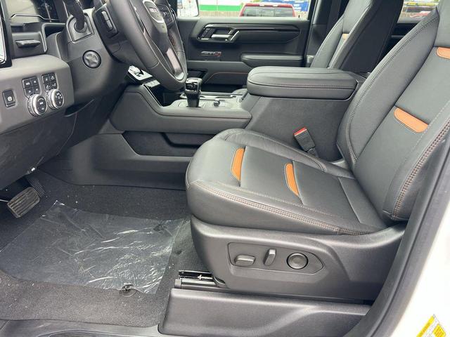 Photo of 2025 Summit White GMC Sierra 1500