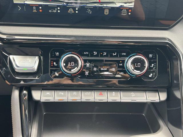 Photo of 2025 Summit White GMC Sierra 1500