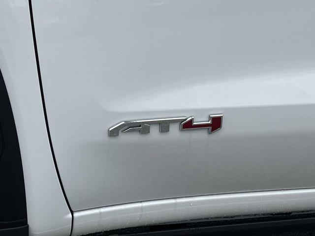 Photo of 2025 Summit White GMC Sierra 1500