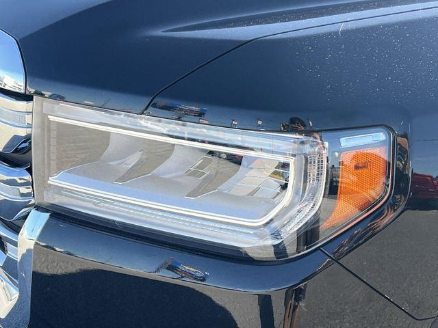 Photo of 2022 Ebony Twilight Metallic GMC Acadia