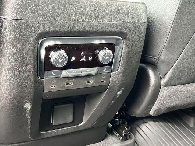 Photo of 2025 Onyx Black GMC Yukon