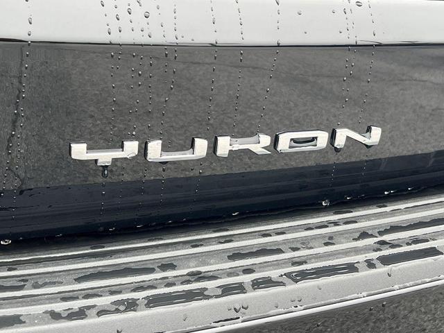 Photo of 2025 Onyx Black GMC Yukon