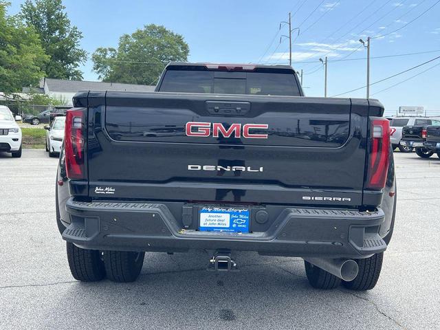 Photo of 2025 Onyx Black GMC Sierra 3500