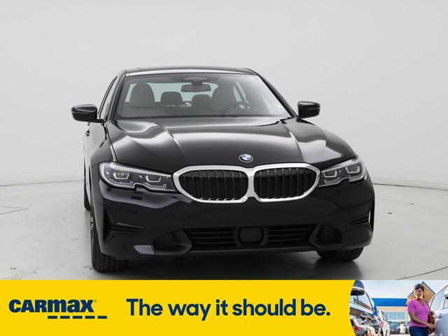 Photo of 2021 Black BMW 330