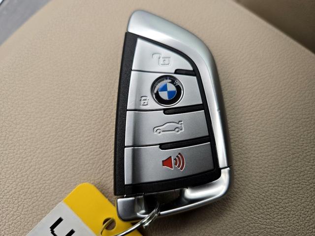 Photo of 2021 Black BMW 330