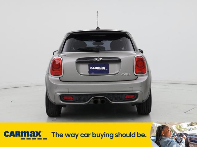 Photo of 2017 Gray MINI Hardtop