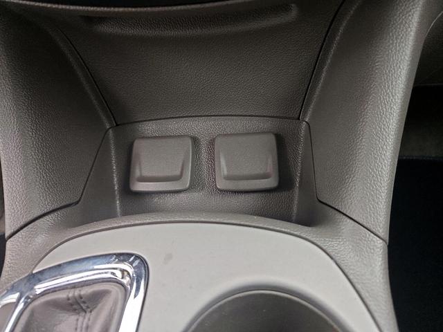 Photo of 2017 White Chevrolet Cruze
