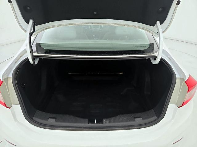 Photo of 2017 White Chevrolet Cruze