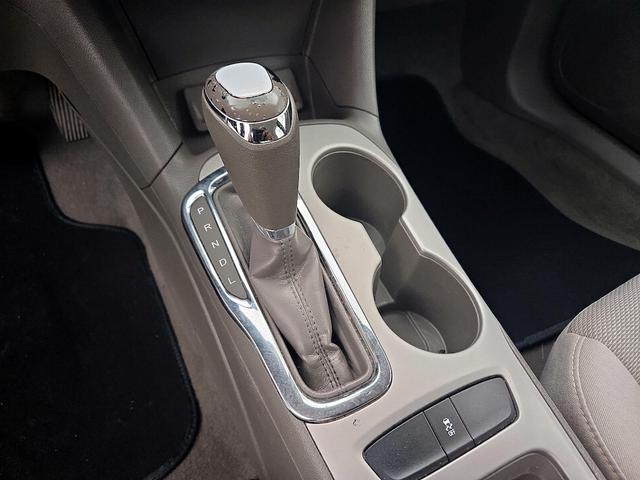 Photo of 2017 White Chevrolet Cruze