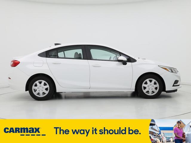 Photo of 2017 White Chevrolet Cruze
