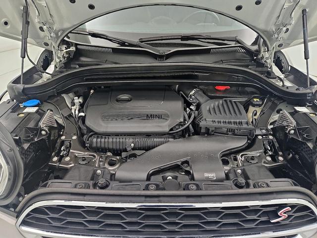 Photo of 2021 White MINI Countryman