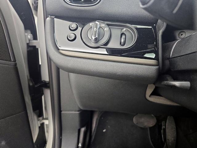 Photo of 2021 White MINI Countryman