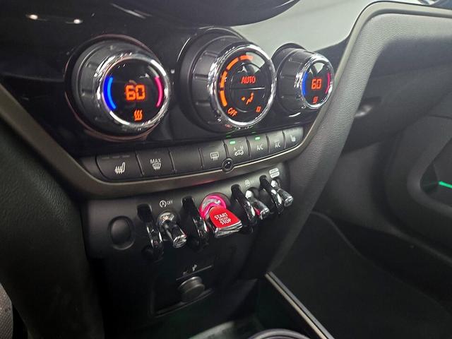 Photo of 2021 White MINI Countryman