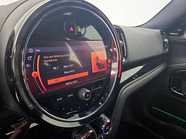 Photo of 2021 White MINI Countryman
