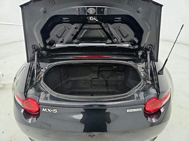Photo of 2022 Black Mazda MX-5 Miata