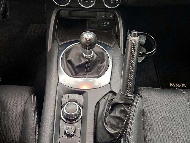 Photo of 2022 Black Mazda MX-5 Miata