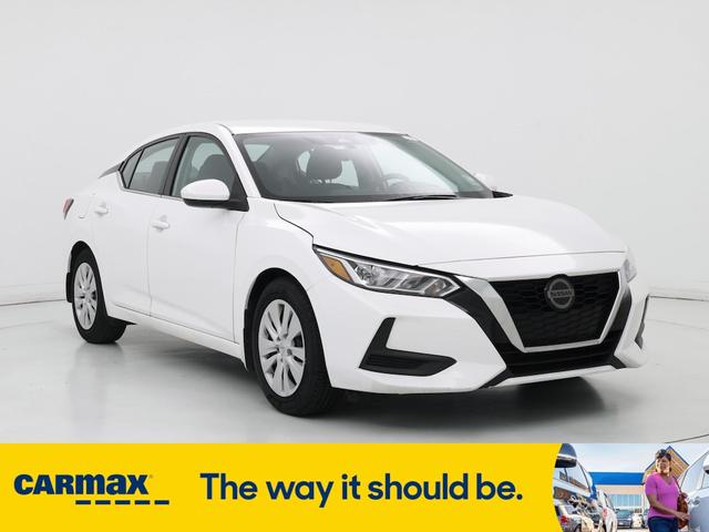 Photo of 2023 White Nissan Sentra