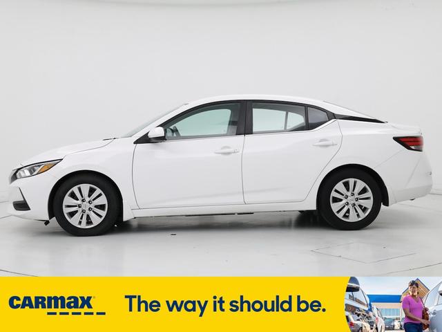 Photo of 2023 White Nissan Sentra