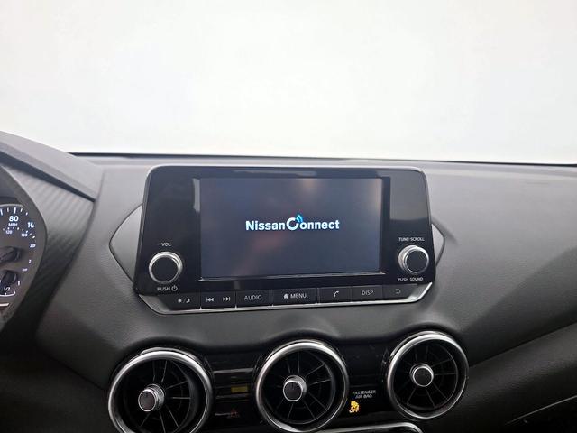 Photo of 2023 White Nissan Sentra